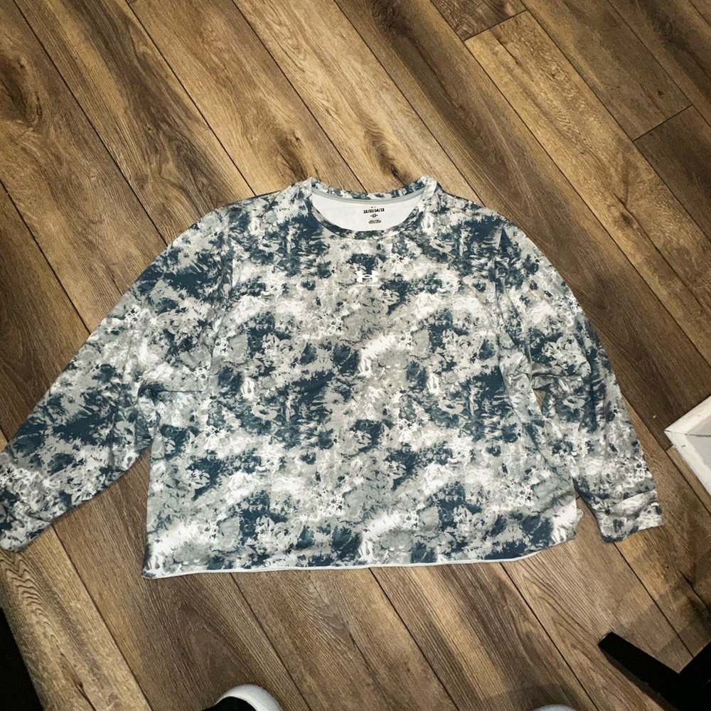 Under Armour Camouflage Long Sleeve thin sweatshirt
